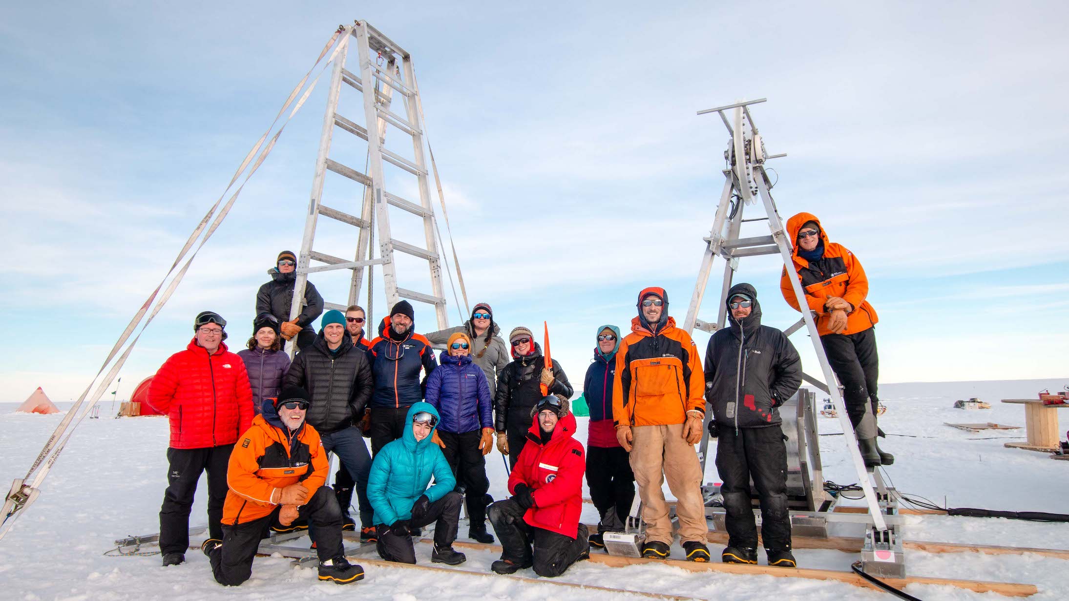 Photo of the MELT and Icefin teams and camp at Thwaites Glacier in 2020. Credit: Icefin/ITGC/Dichek